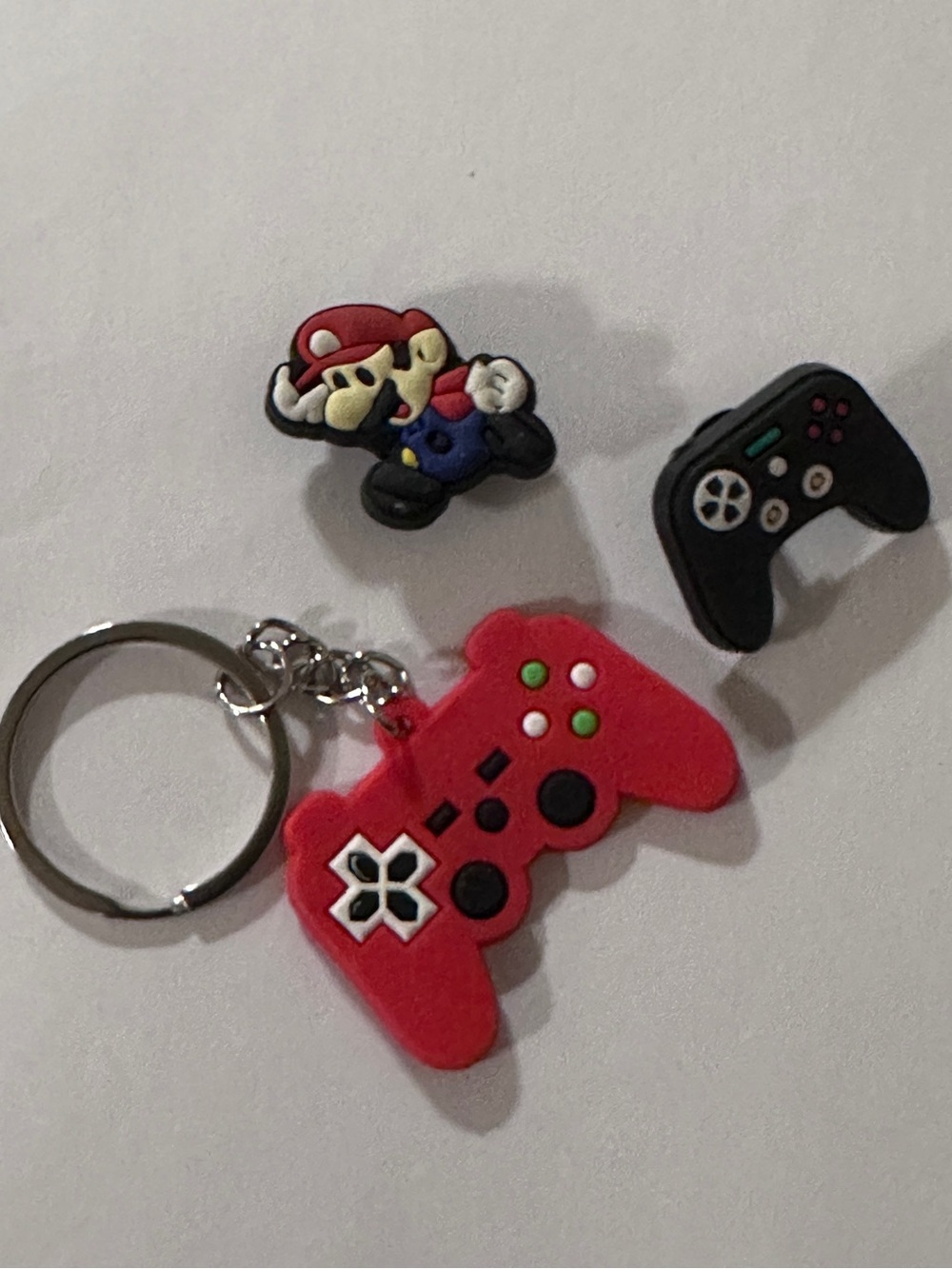 Super Mario Bros / Gamer Bundle Game Controller Keychain + 2 Shoe Charms Gaming